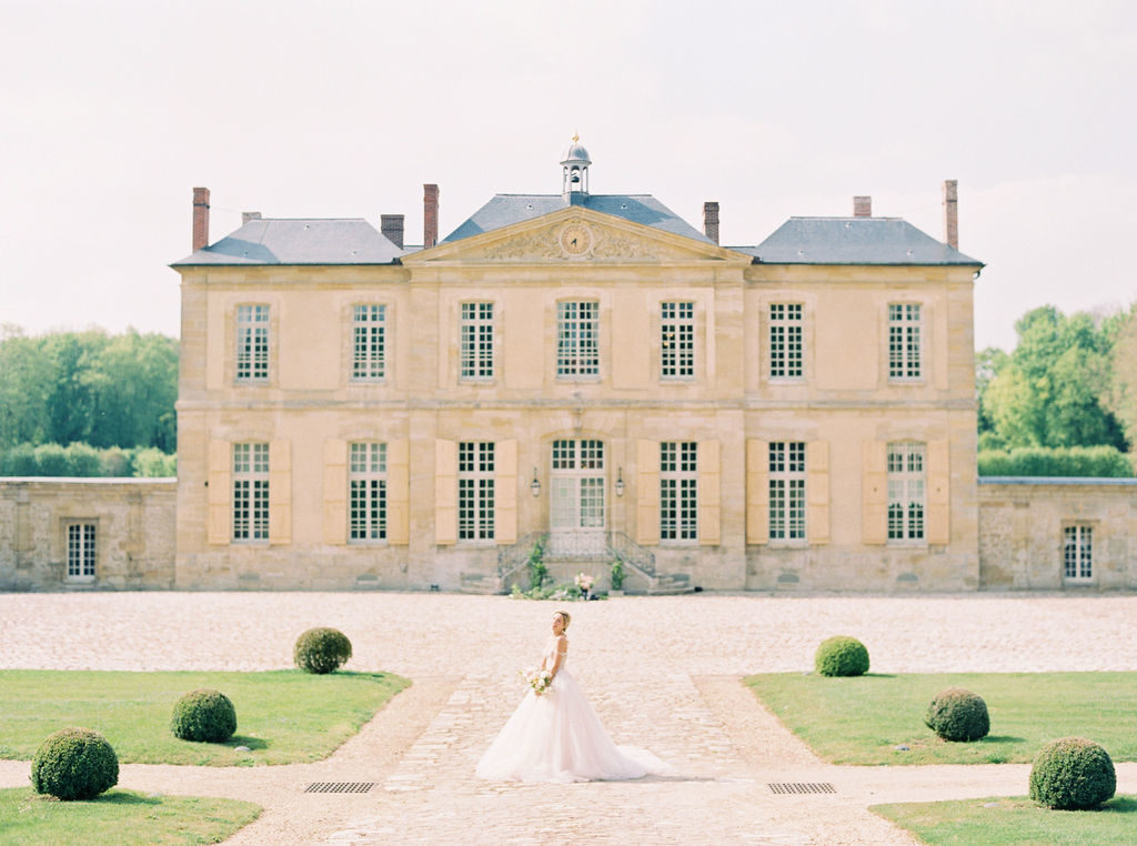Chateau de Villette wedding florist Floraison